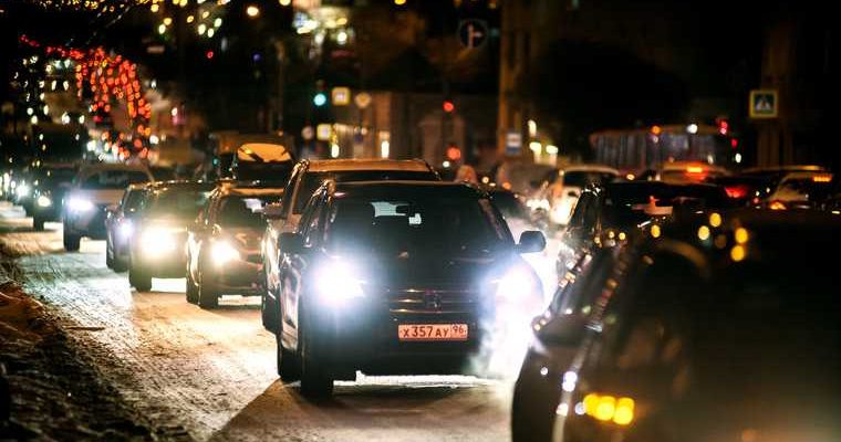 Екатеринбург пробки снег уборка подробности